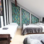 - Krakhouse Kraków