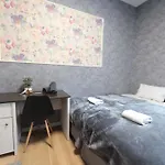 - Krakhouse Lägenhetshotell Kraków