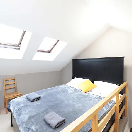 - Krakhouse Aparthotel *