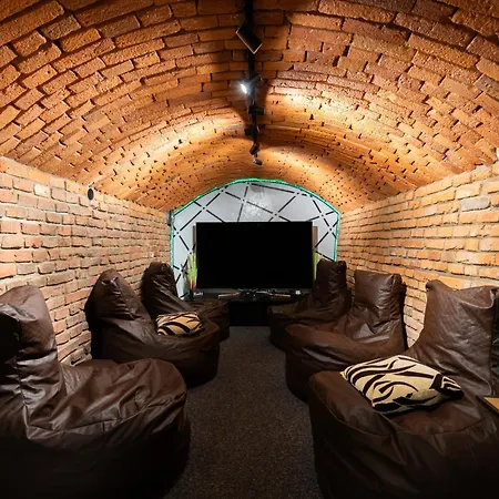 - Krakhouse * Cracovia