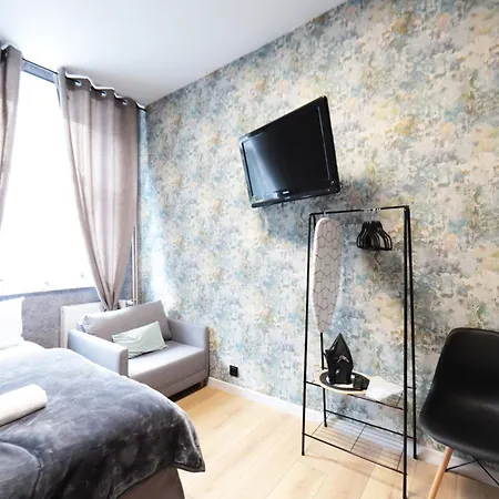 - Krakhouse Aparthotel