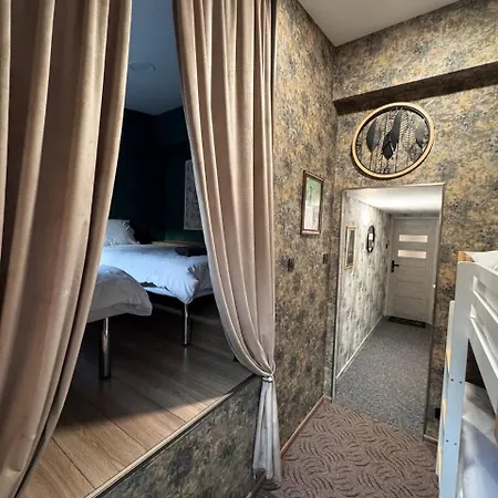 - Krakhouse Lägenhetshotell *