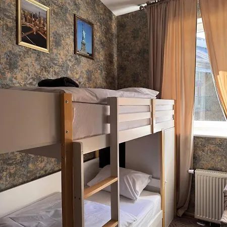 - Krakhouse Lägenhetshotell Kraków