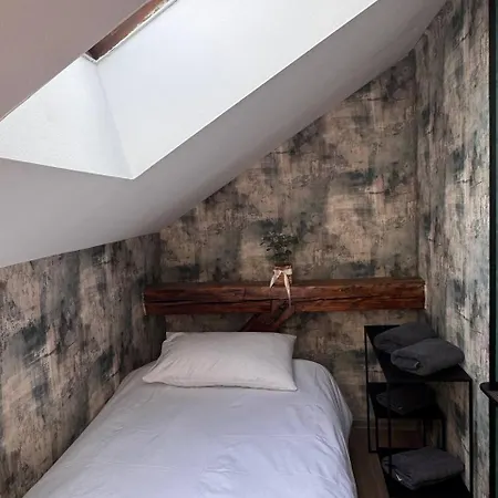 - Krakhouse Lägenhetshotell