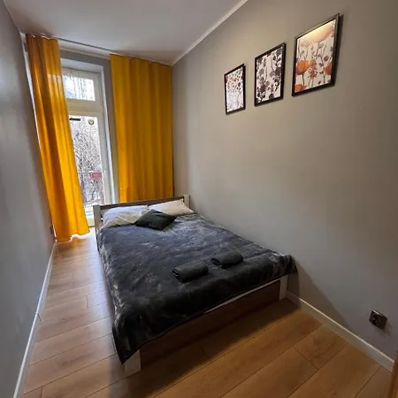 - Krakhouse Kraków
