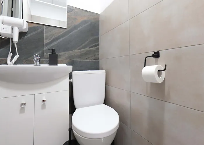 - Krakhouse * Krakow