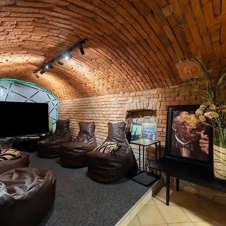 - Krakhouse Apartmanhotel