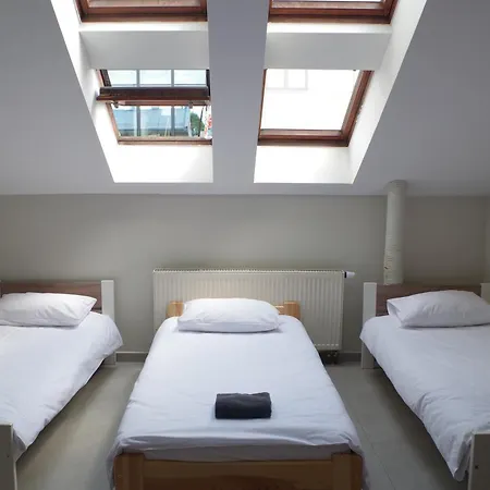 - Krakhouse * Krakkó