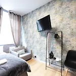 - Krakhouse شقة فندقية