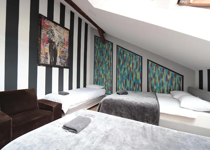 - Krakhouse Aparthotel *