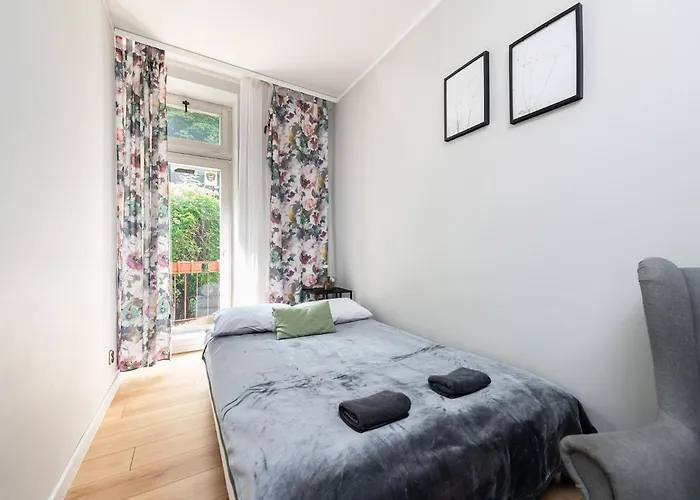 - Krakhouse Aparthotel Krakau